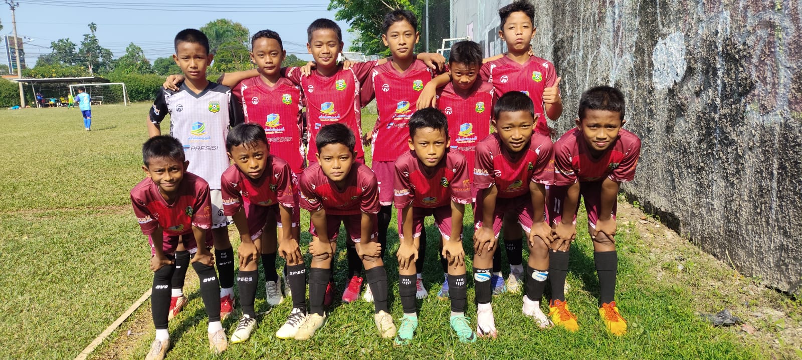 Gapura Bola - Menyambut Semangat dan Kebersamaan dalam Permainan Sepak Bola